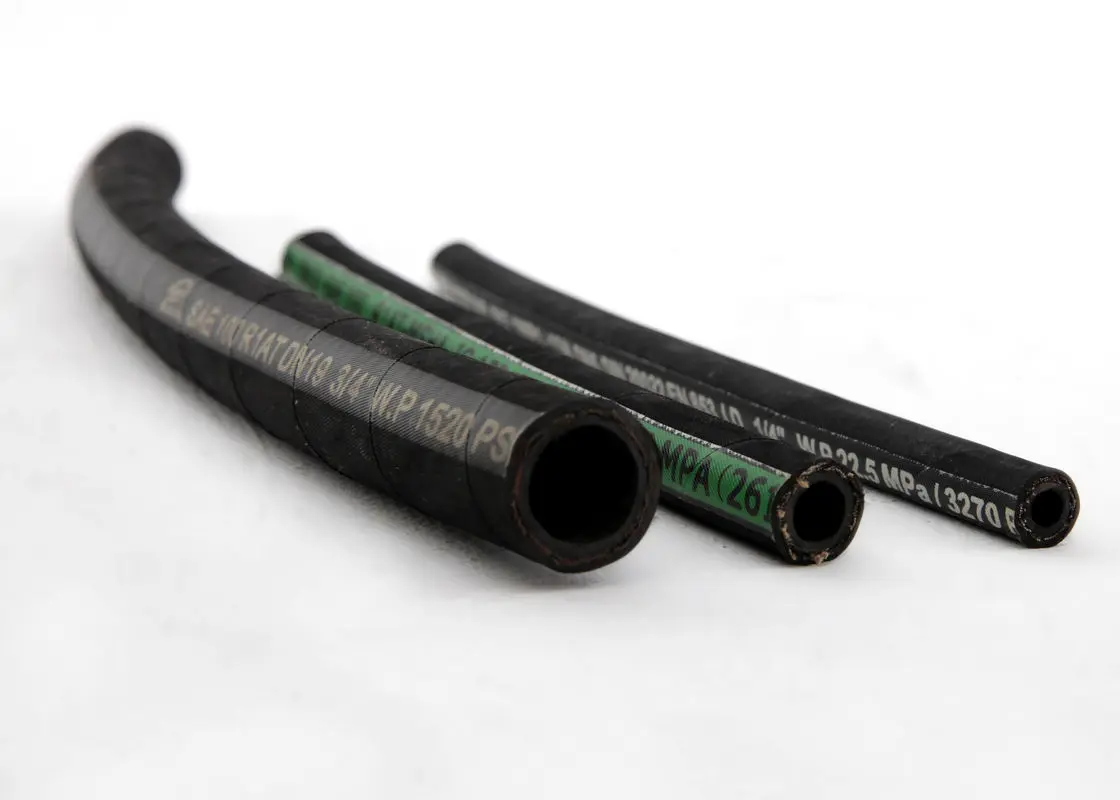                     Flexible DIN EN853 1SN Steel Wire Braided Rubber Hose for Biodegradable Hydraulic Oil                